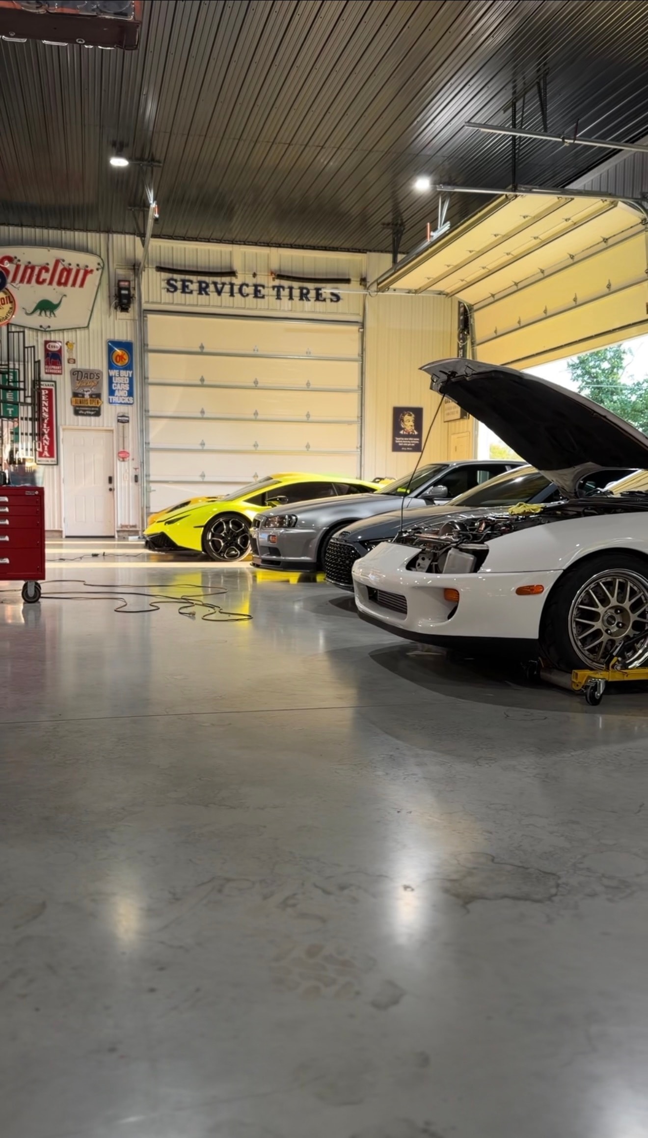 SuperCar Garage workshop