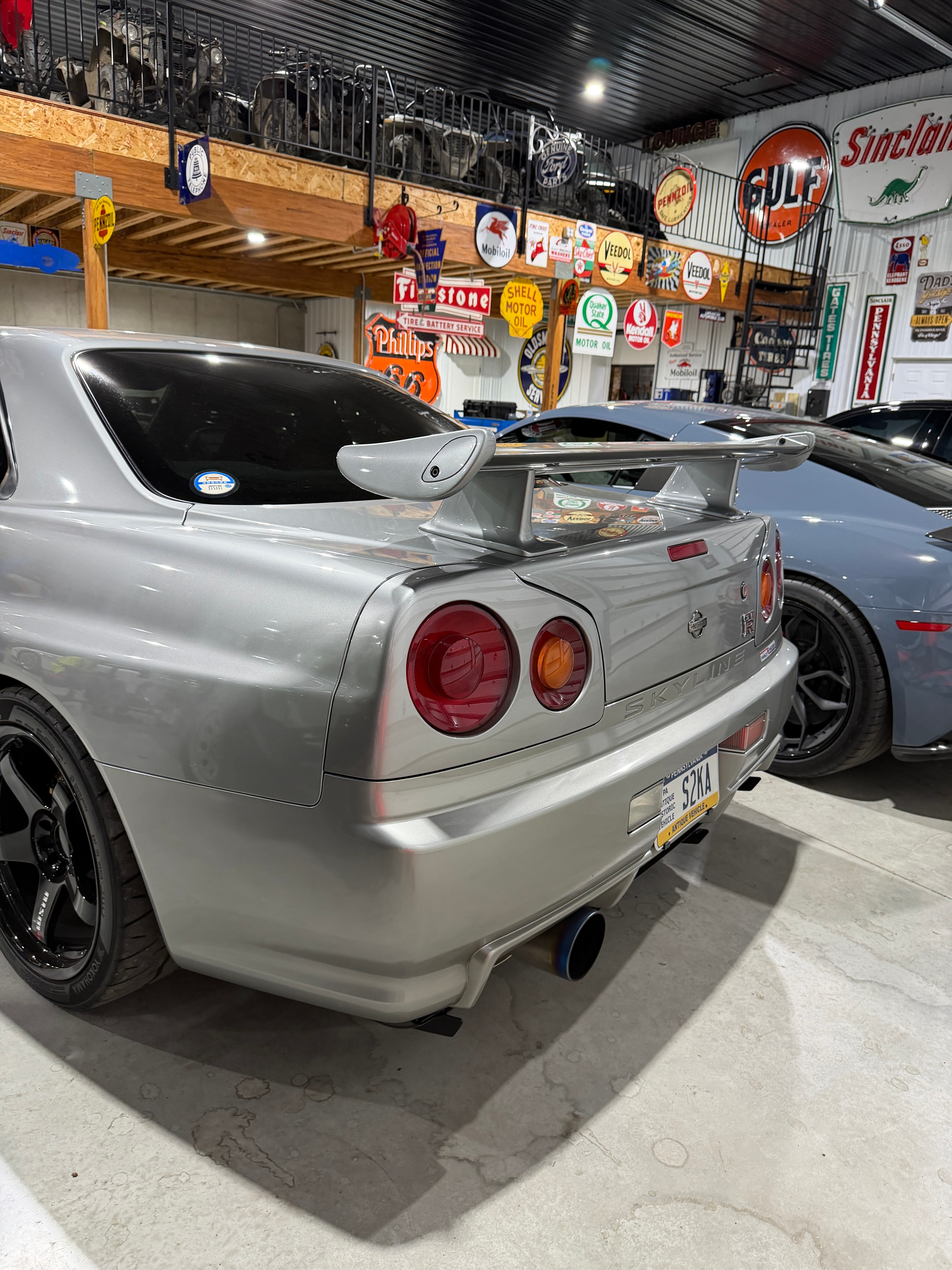 1999 Nissan Skyline GT-R V-Spec R34 — straight-on front view
