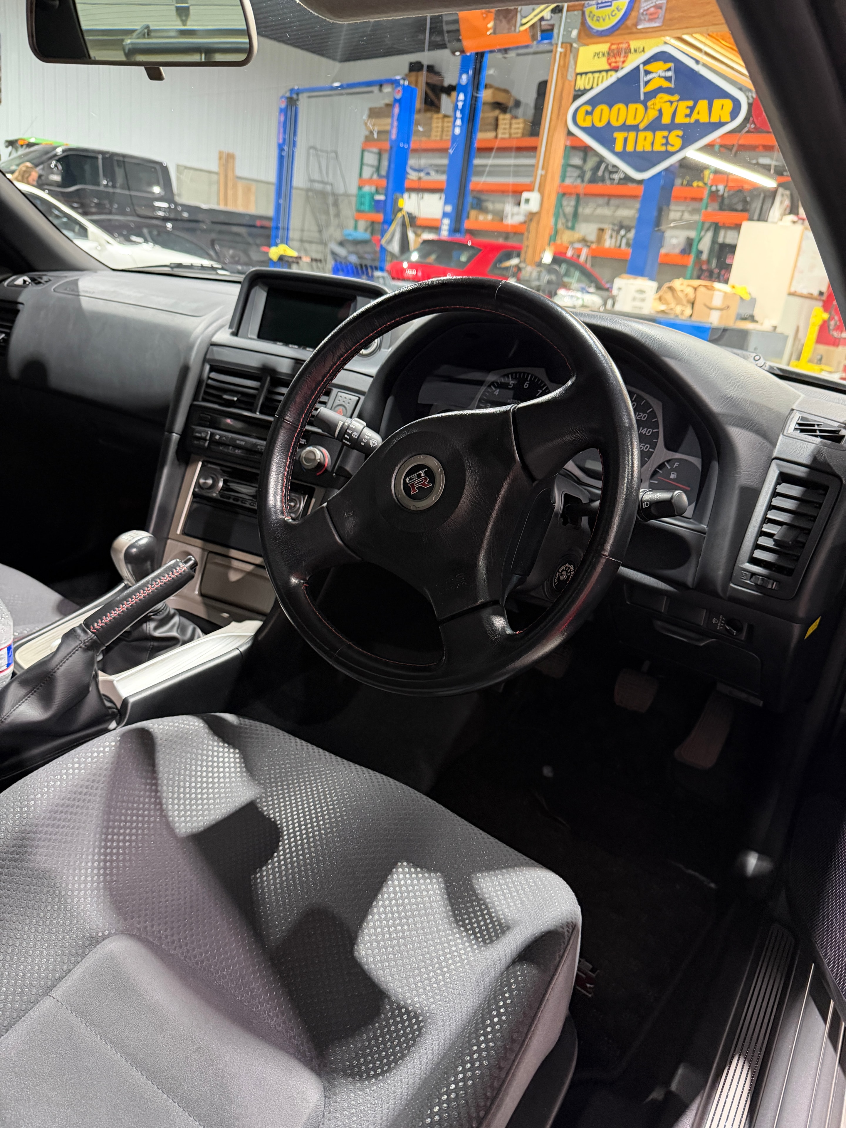 1999 Nissan Skyline GT-R V-Spec R34 — Nismo LMGT4 wheel with Brembo caliper